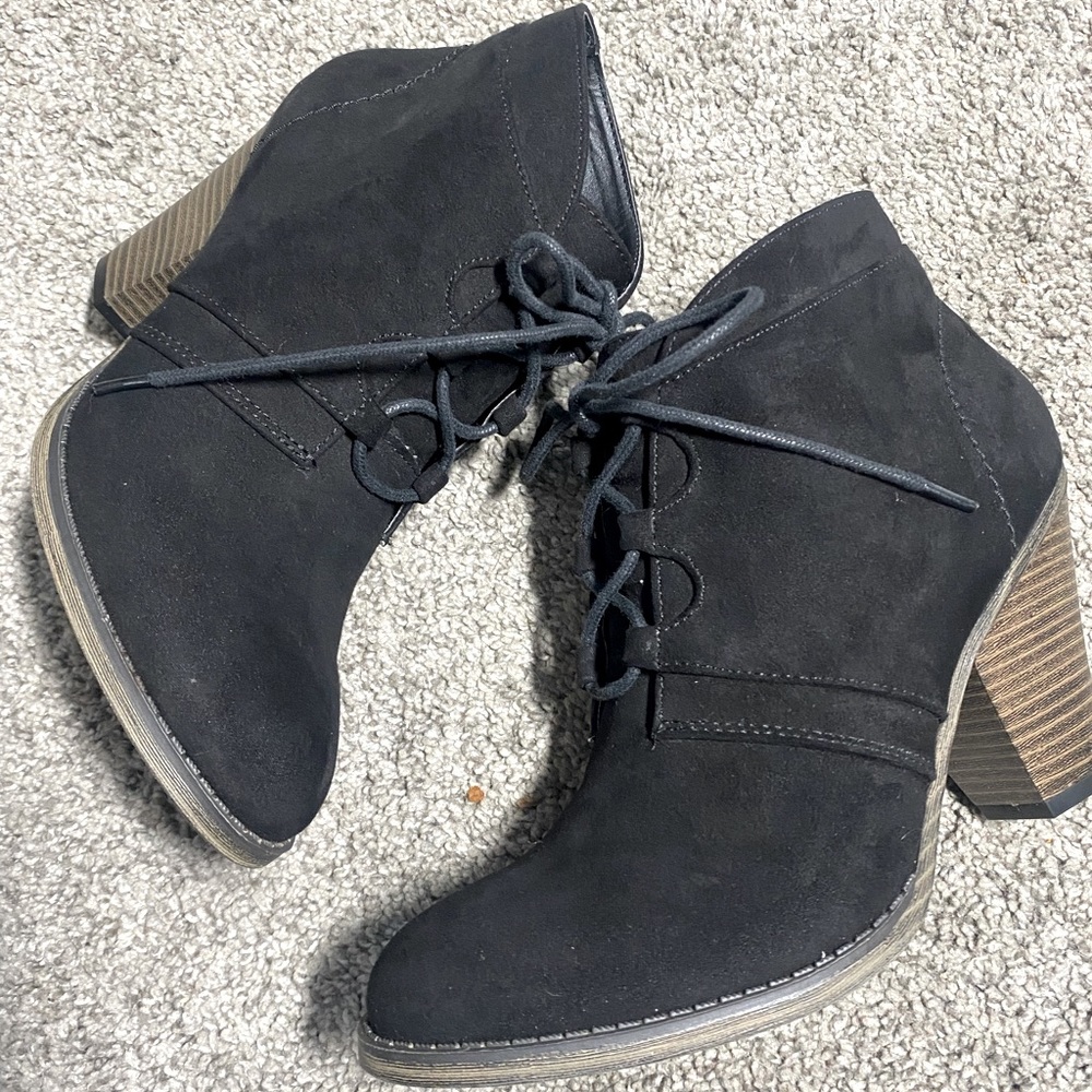 MIA Black heels